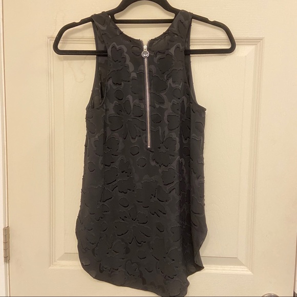 Wilfred Flowerlace Black Tanktop with beautiful zipper detail. Size Xxs. - Picture 8 of 9